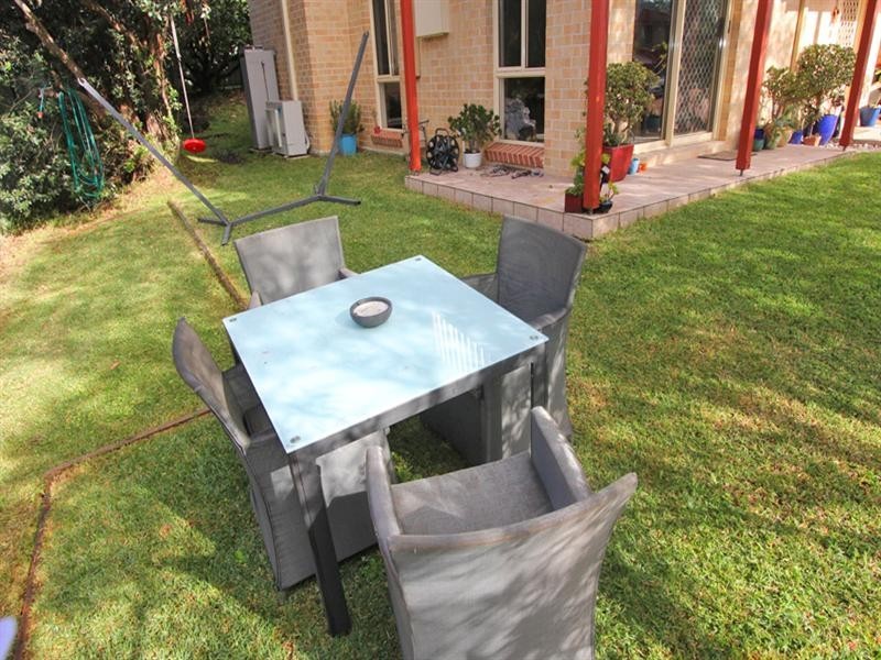 4 Madison Place, Berkeley Vale NSW 2261