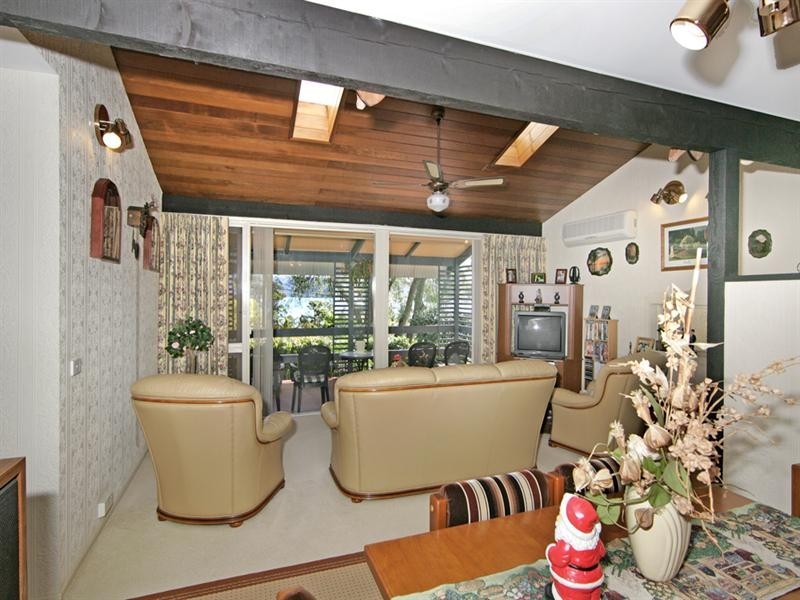 296 Avoca Drive, Green Point NSW 2251