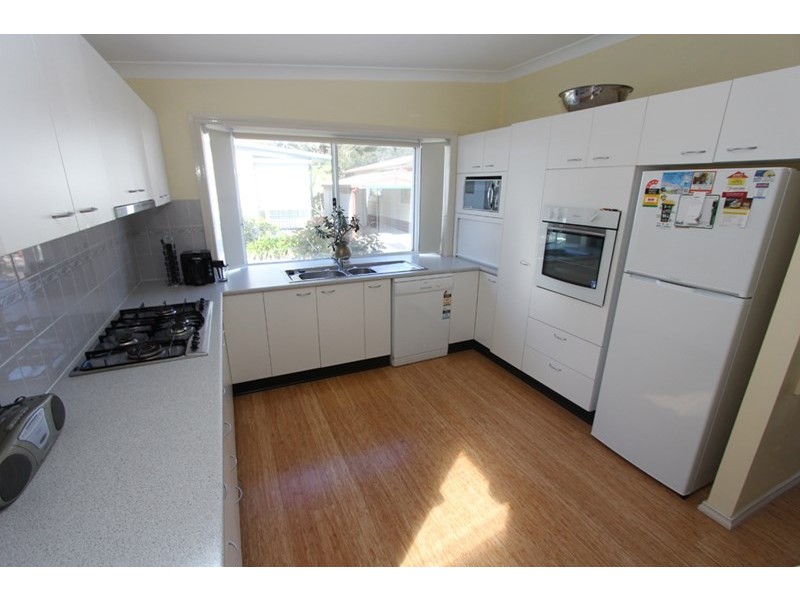 19 Sixth Avenue, Broadlands Estate, Green Point NSW 2251