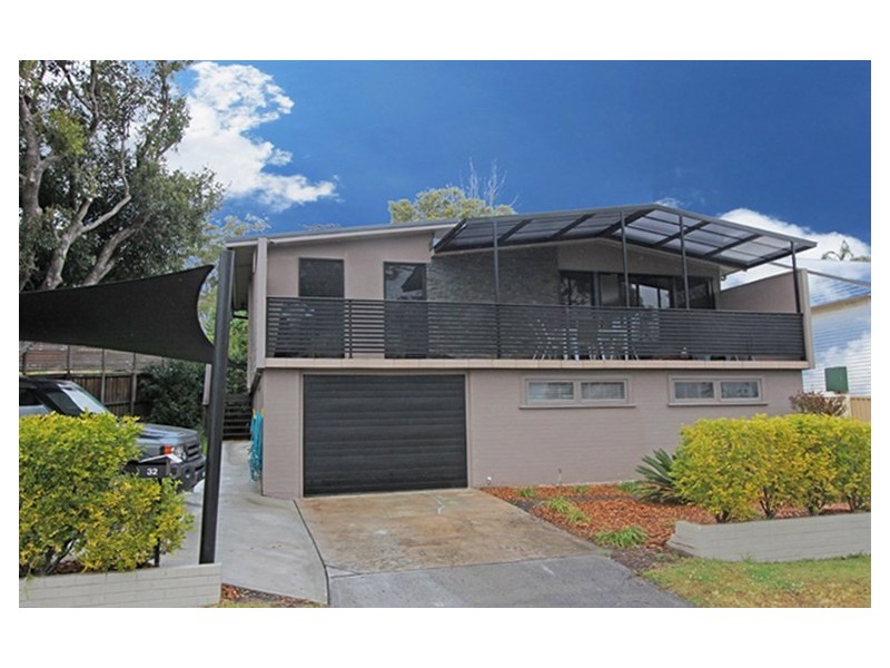 32 Orana Street, Green Point NSW 2251