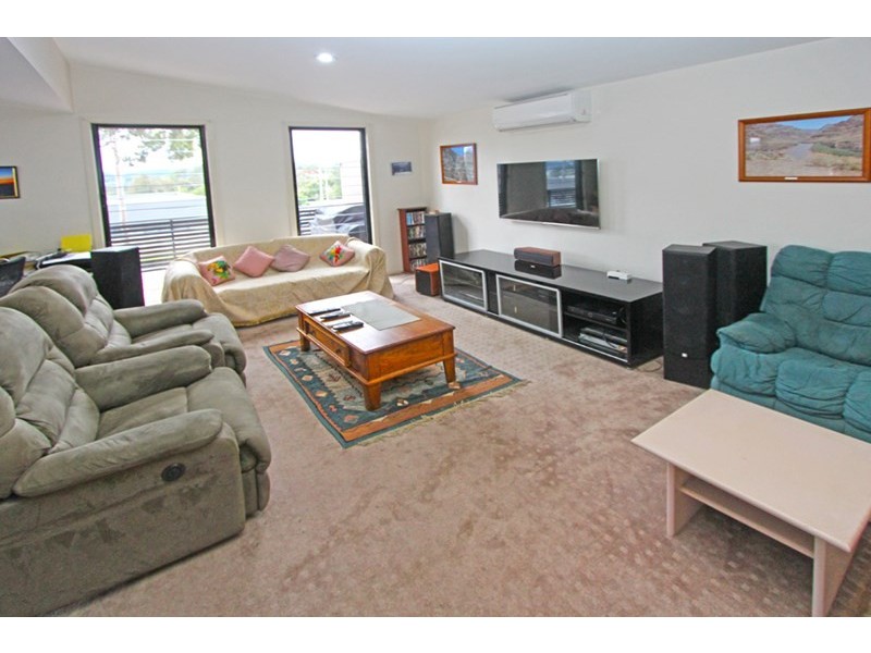 32 Orana Street, Green Point NSW 2251