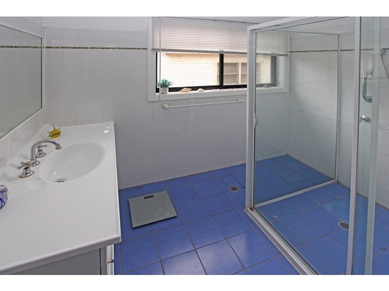 32 Orana Street, Green Point NSW 2251