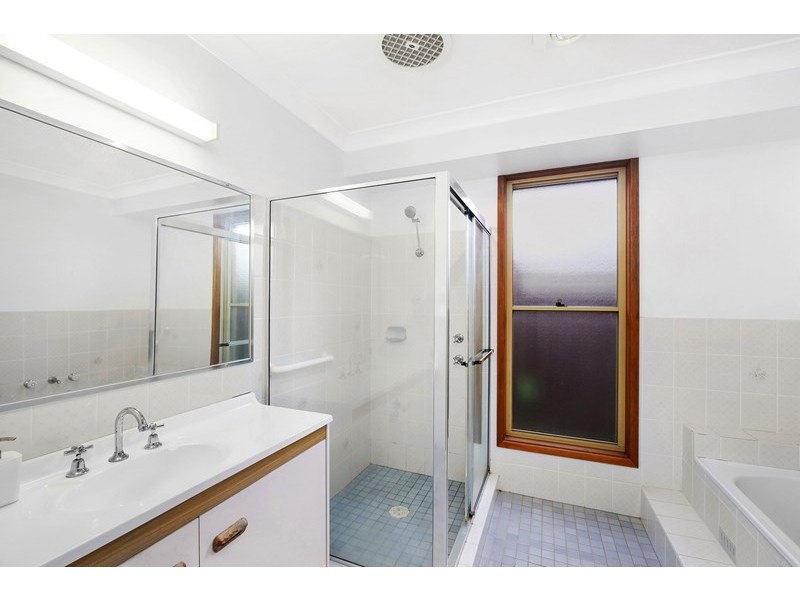 2 Henzel Road, Green Point NSW 2251