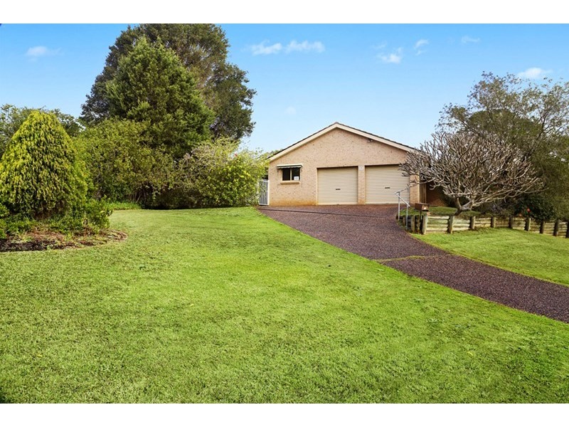 2 Henzel Road, Green Point NSW 2251