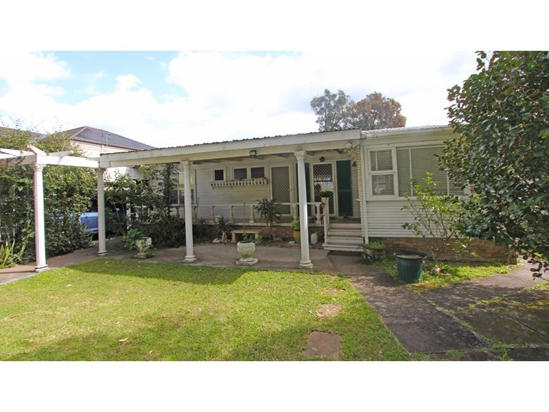 263 Avoca Drive, Green Point NSW 2251