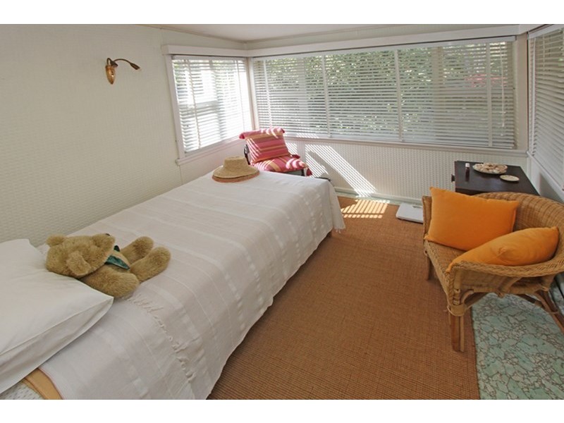 263 Avoca Drive, Green Point NSW 2251