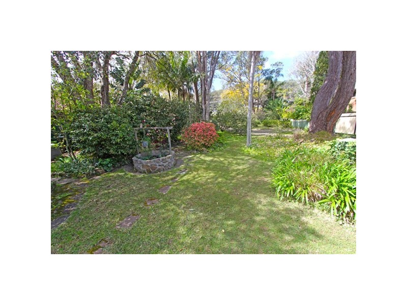 263 Avoca Drive, Green Point NSW 2251