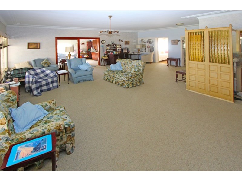 263 Avoca Drive, Green Point NSW 2251