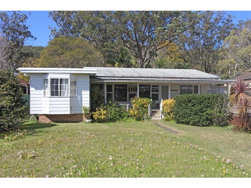 263 Avoca Drive, Green Point NSW 2251