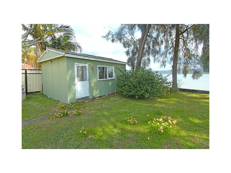 263 Avoca Drive, Green Point NSW 2251