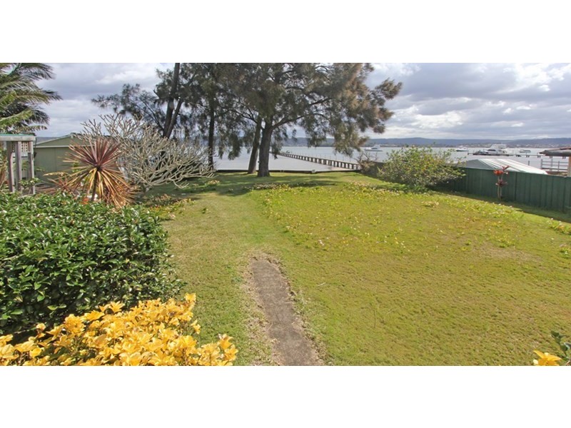 263 Avoca Drive, Green Point NSW 2251