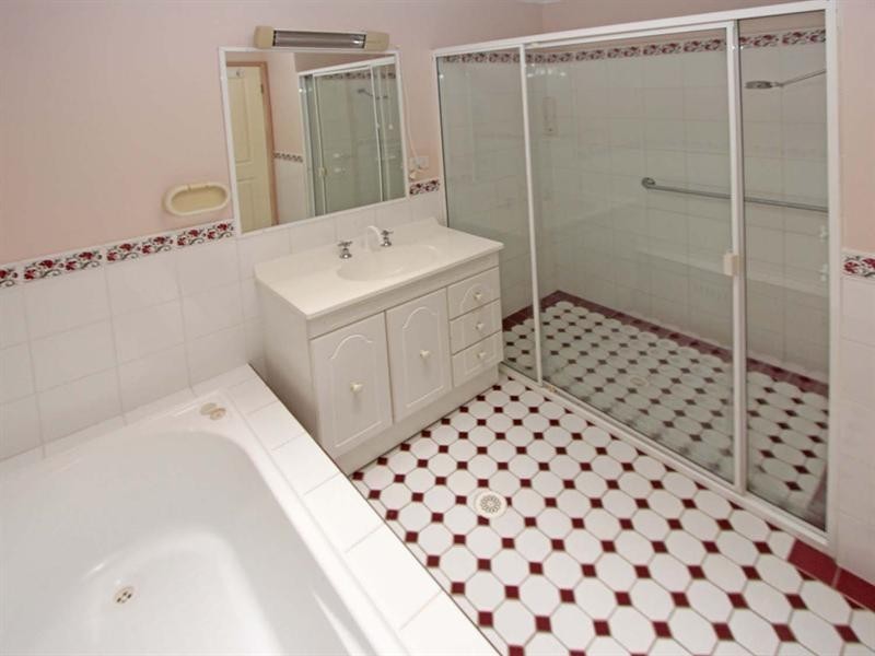 25a Katherine Crescent, Green Point NSW 2251