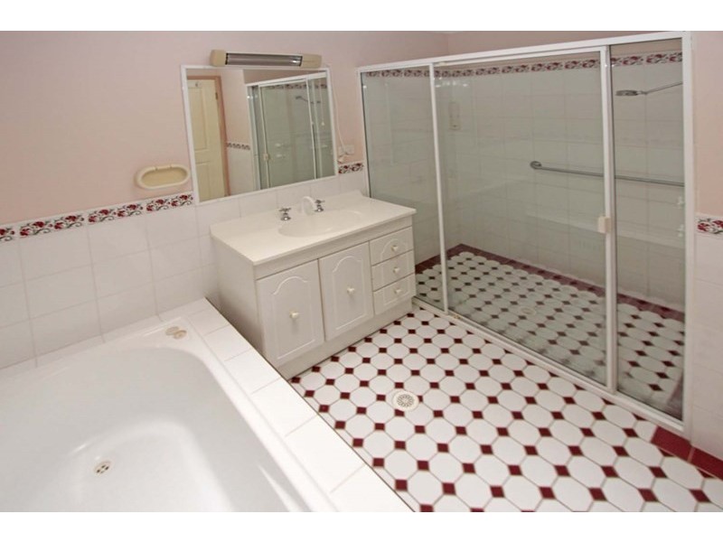 25a Katherine Crescent, Green Point NSW 2251