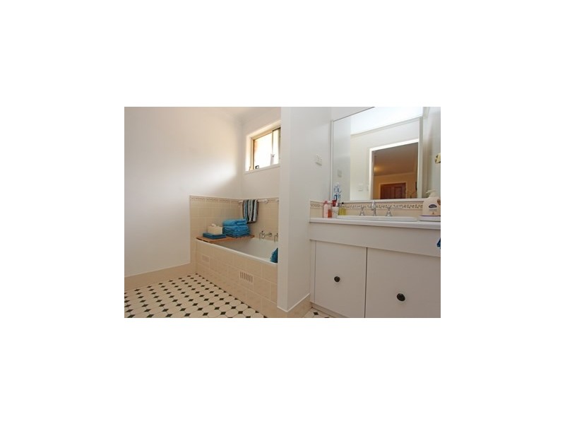 7 Dalgety Crescent, Green Point NSW 2251