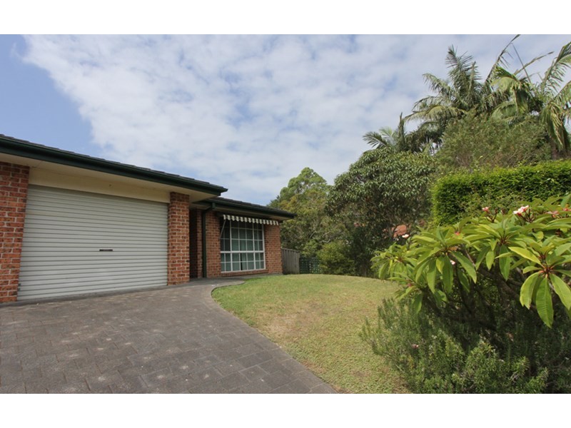 2/11 Lauren Close, Green Point NSW 2251
