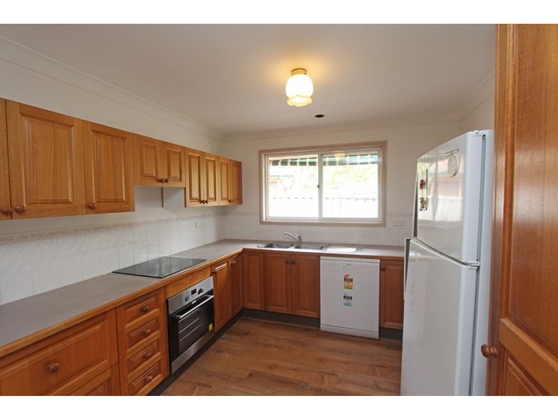 2/11 Lauren Close, Green Point NSW 2251