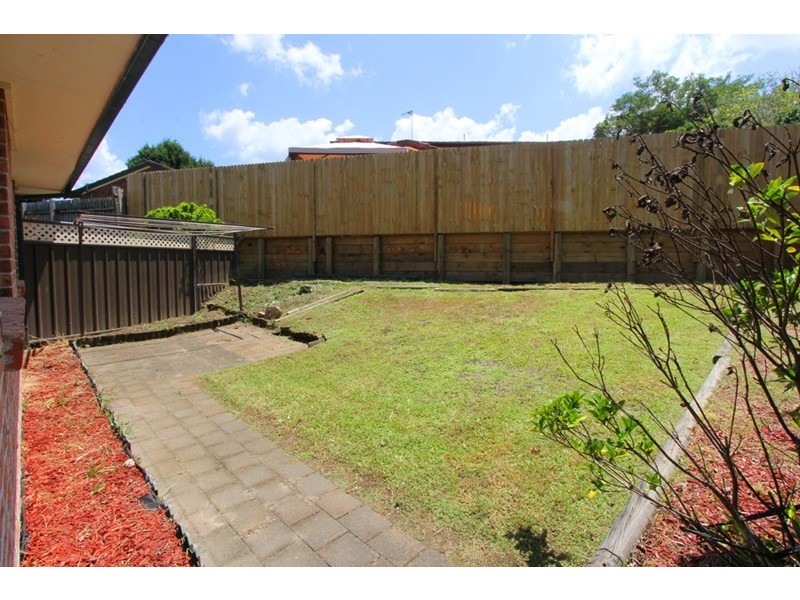 2/11 Lauren Close, Green Point NSW 2251