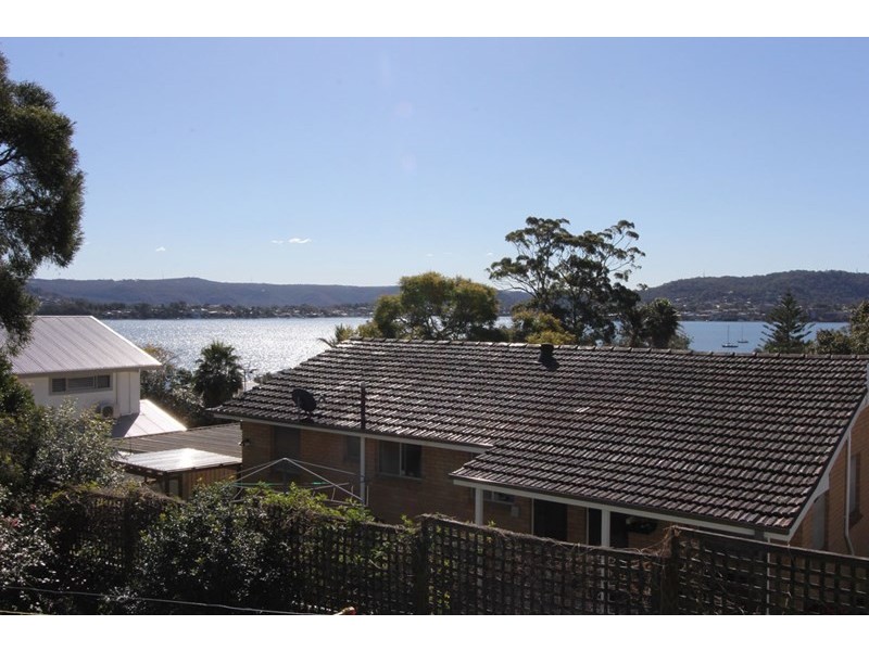 301 Avoca Drive, Green Point NSW 2251
