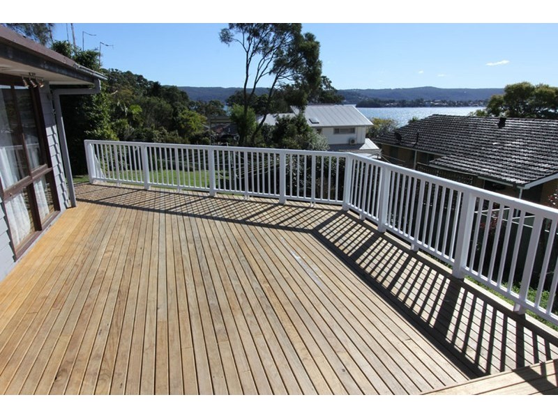 301 Avoca Drive, Green Point NSW 2251