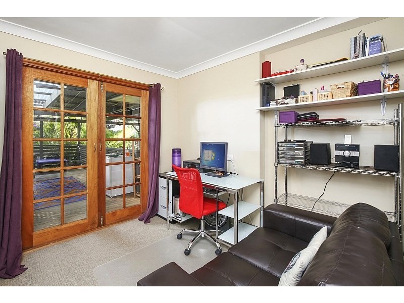 14 Greenvale Road, Green Point NSW 2251
