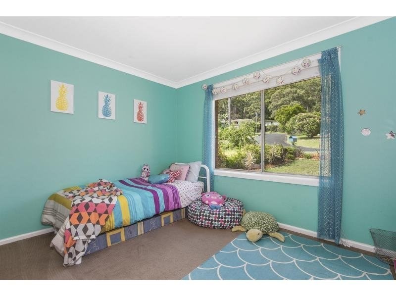 12 Grace Avenue, Point Clare NSW 2250