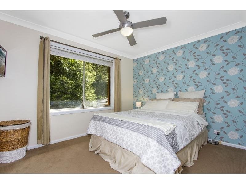 12 Grace Avenue, Point Clare NSW 2250
