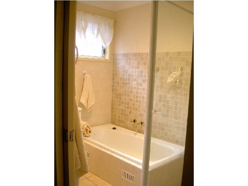 24 Karwin Avenue, Erina NSW 2250