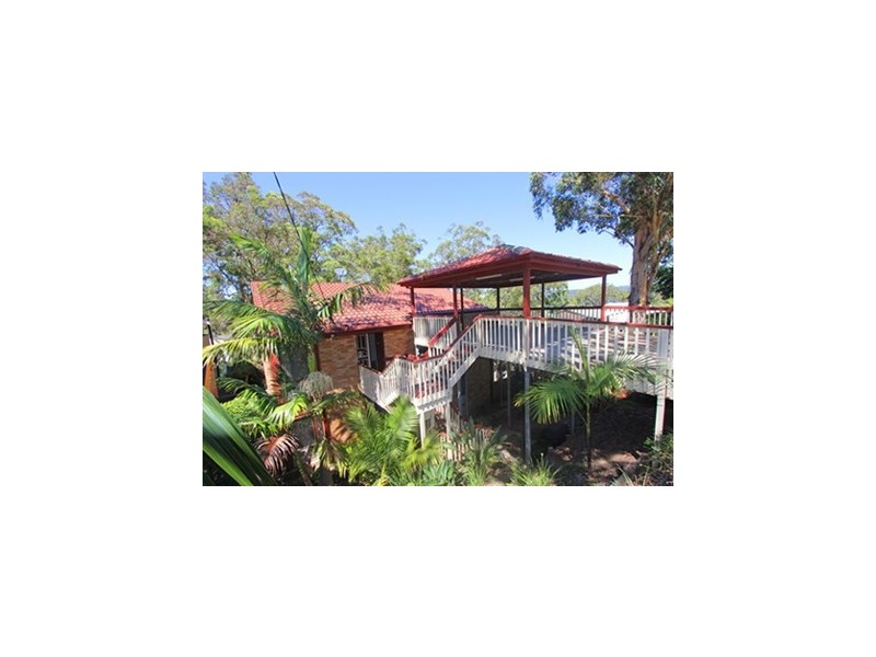 6 Lexington Parade, Green Point NSW 2251