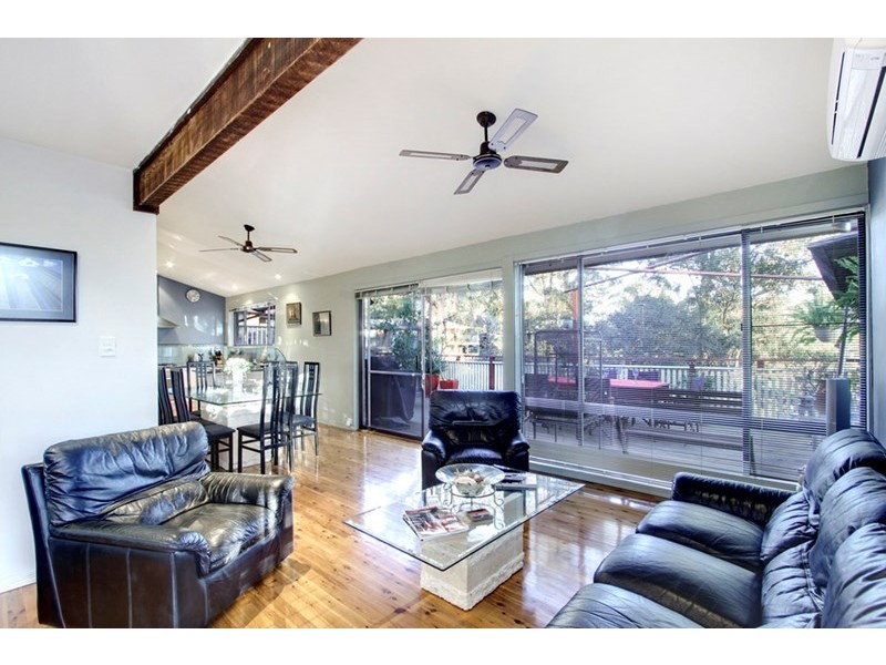 6 Lexington Parade, Green Point NSW 2251