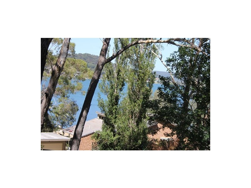 6 Lexington Parade, Green Point NSW 2251