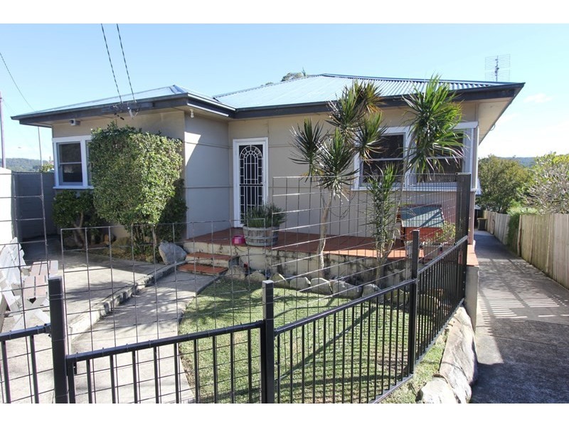 275 A and B The Entrance Road, Erina NSW 2250