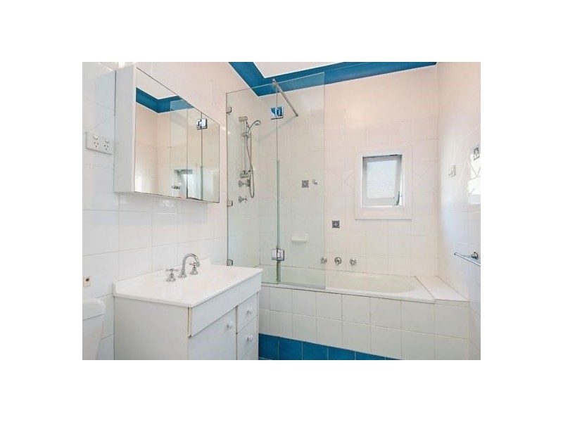 275 A and B The Entrance Road, Erina NSW 2250