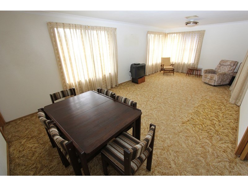 17 Berry Avenue, Green Point NSW 2251