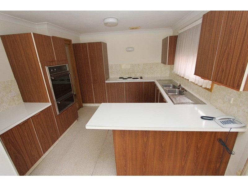 17 Berry Avenue, Green Point NSW 2251