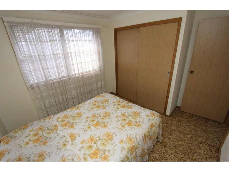 17 Berry Avenue, Green Point NSW 2251