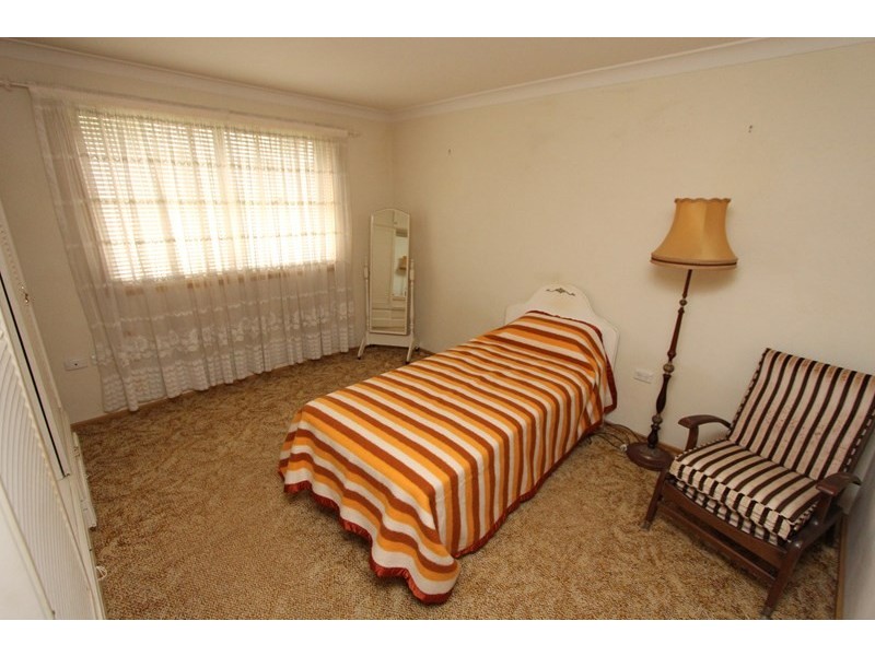 17 Berry Avenue, Green Point NSW 2251