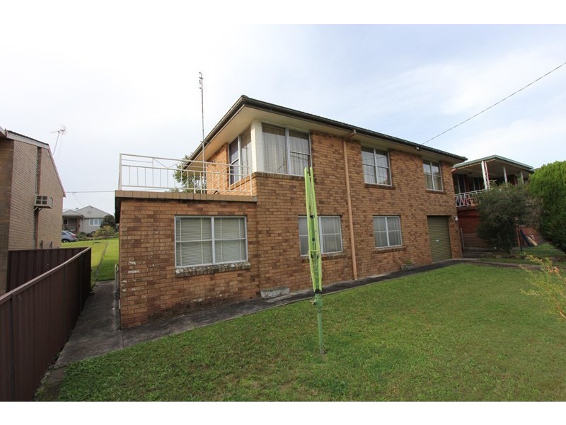 17 Berry Avenue, Green Point NSW 2251