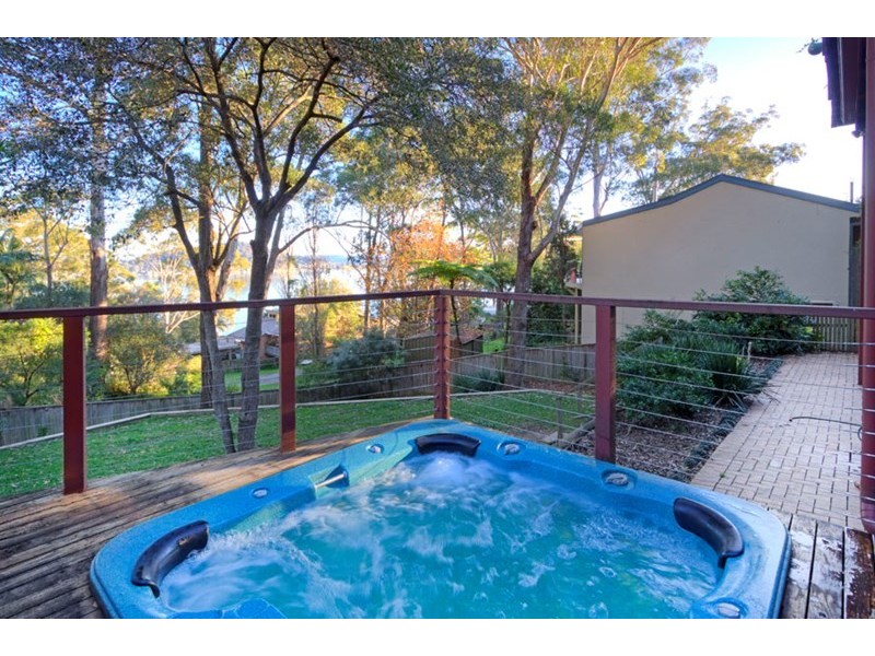 6 Lexington Parade, Green Point NSW 2251