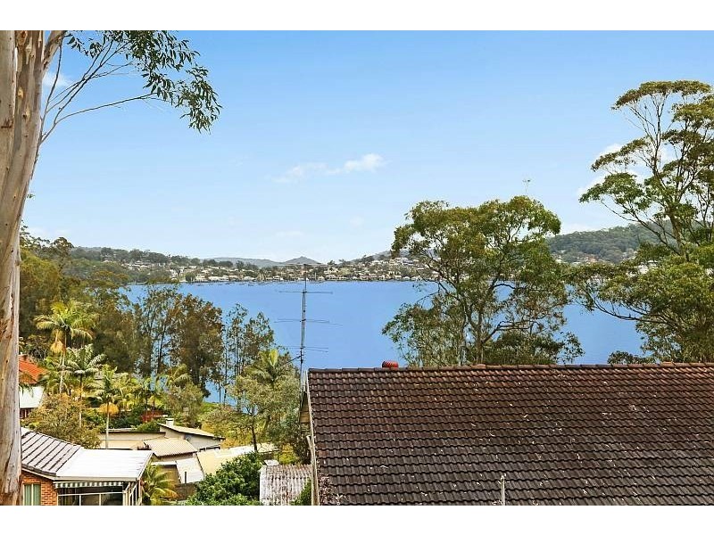 12 Lexington Parade, Green Point NSW 2251