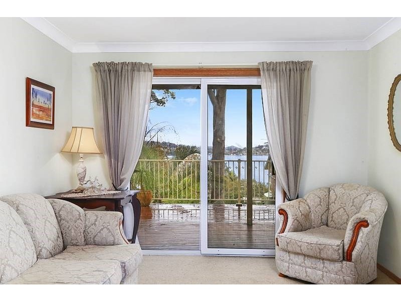 12 Lexington Parade, Green Point NSW 2251