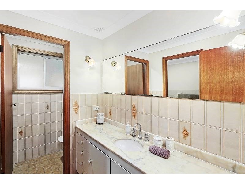 12 Lexington Parade, Green Point NSW 2251