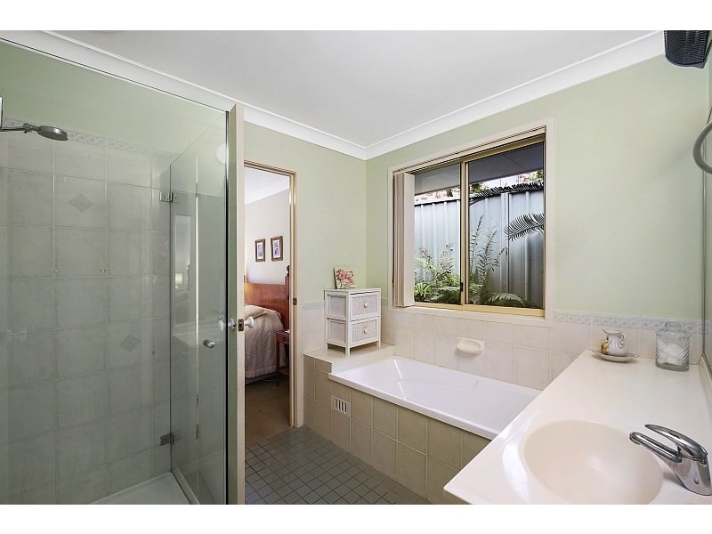 8 Merideth Place, Green Point NSW 2251