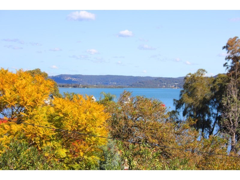 17 Berry Street, Green Point NSW 2251