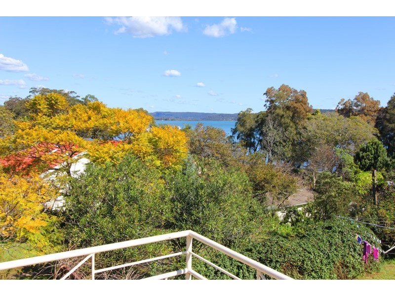 17 Berry Street, Green Point NSW 2251