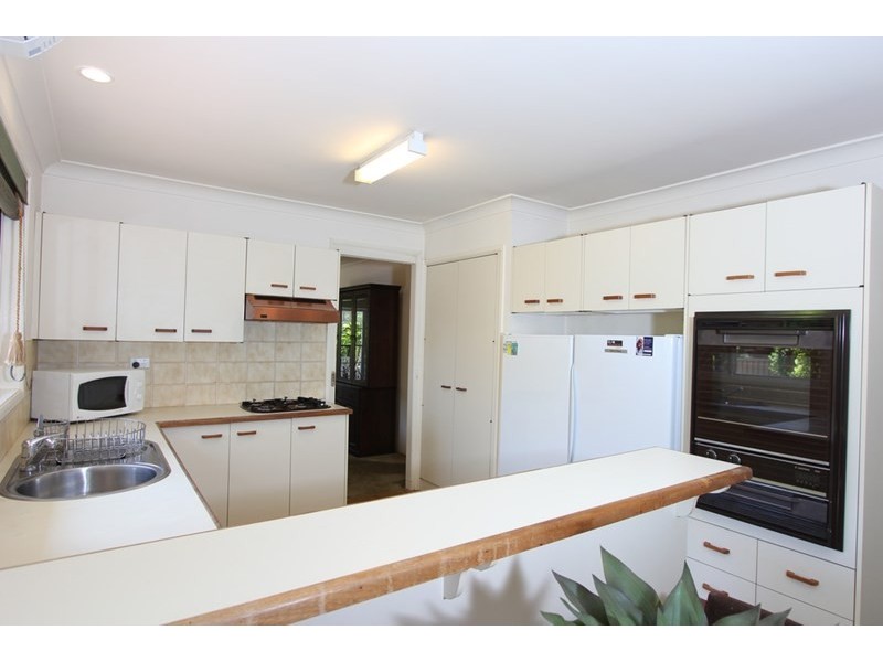 6 Henzel Road, Green Point NSW 2251