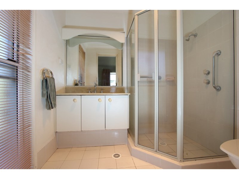 6 Henzel Road, Green Point NSW 2251