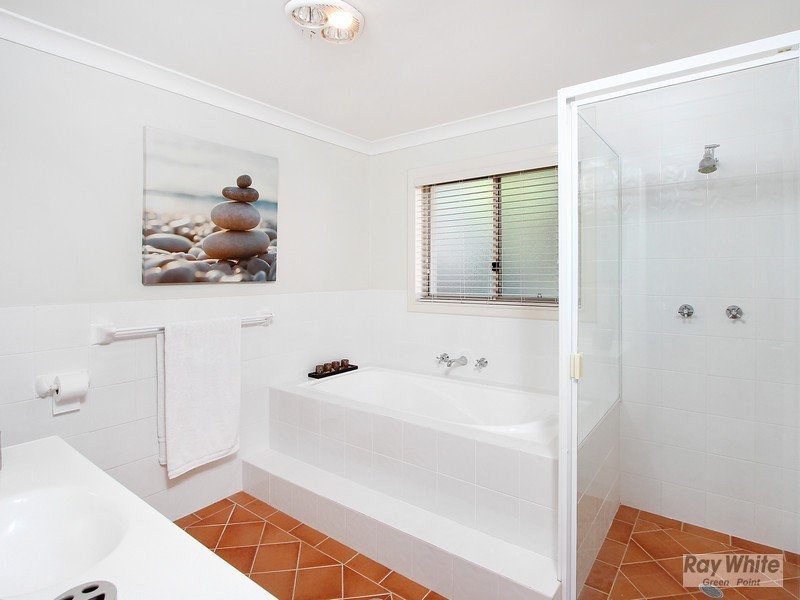 5 Lexington Parade, Green Point NSW 2251