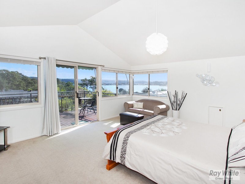 5 Lexington Parade, Green Point NSW 2251