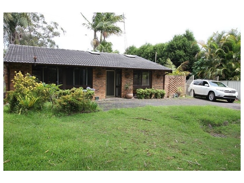 4 CUDGEE Close, Green Point NSW 2251