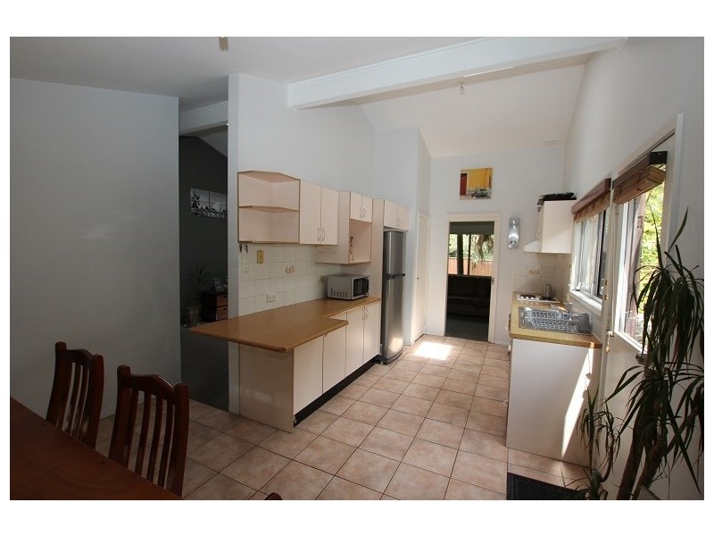 4 CUDGEE Close, Green Point NSW 2251